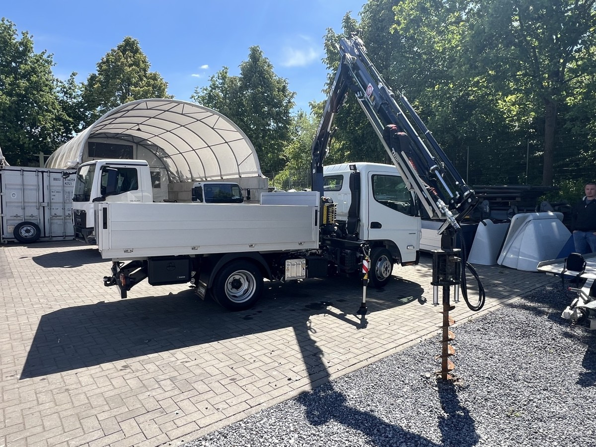 FUSO 3S15 Alu Pritsche 2.80m Ladekran Bohrgerät - Furgone con cassone fisso: foto 2 FUSO 3S15 Alu Pritsche 2.80m Ladekran Bohrgerät - Furgone con cassone fisso: foto 2