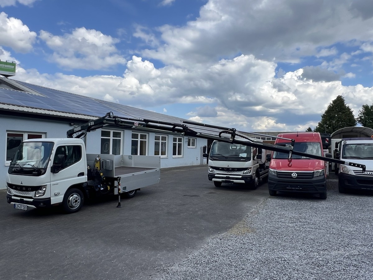 FUSO 3S15 Alu Pritsche 2.80m Ladekran Bohrgerät - Furgone con cassone fisso: foto 5 FUSO 3S15 Alu Pritsche 2.80m Ladekran Bohrgerät - Furgone con cassone fisso: foto 5