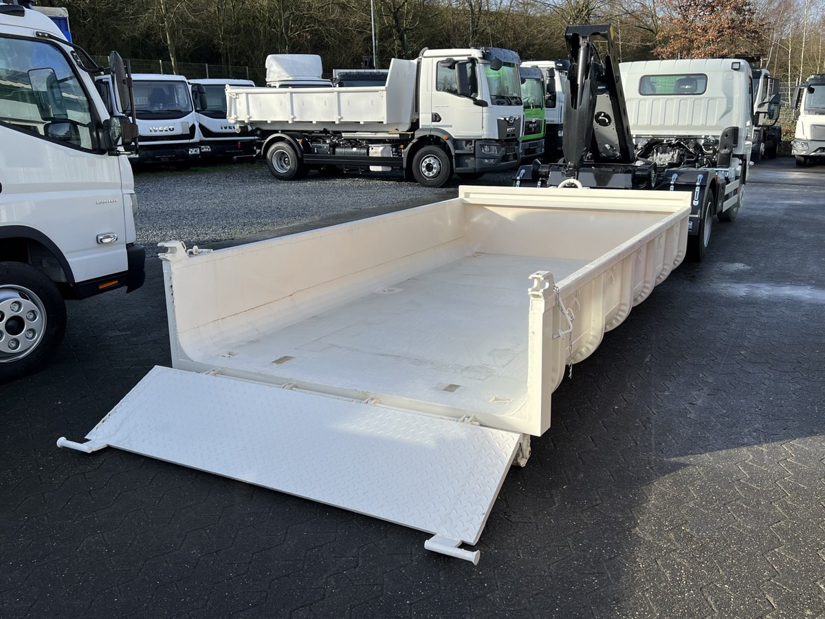 FUSO Canter FUSO 7C18 City Abrollkipper Miete - Autocarro scarrabile: foto 4 FUSO Canter FUSO 7C18 City Abrollkipper Miete - Autocarro scarrabile: foto 4