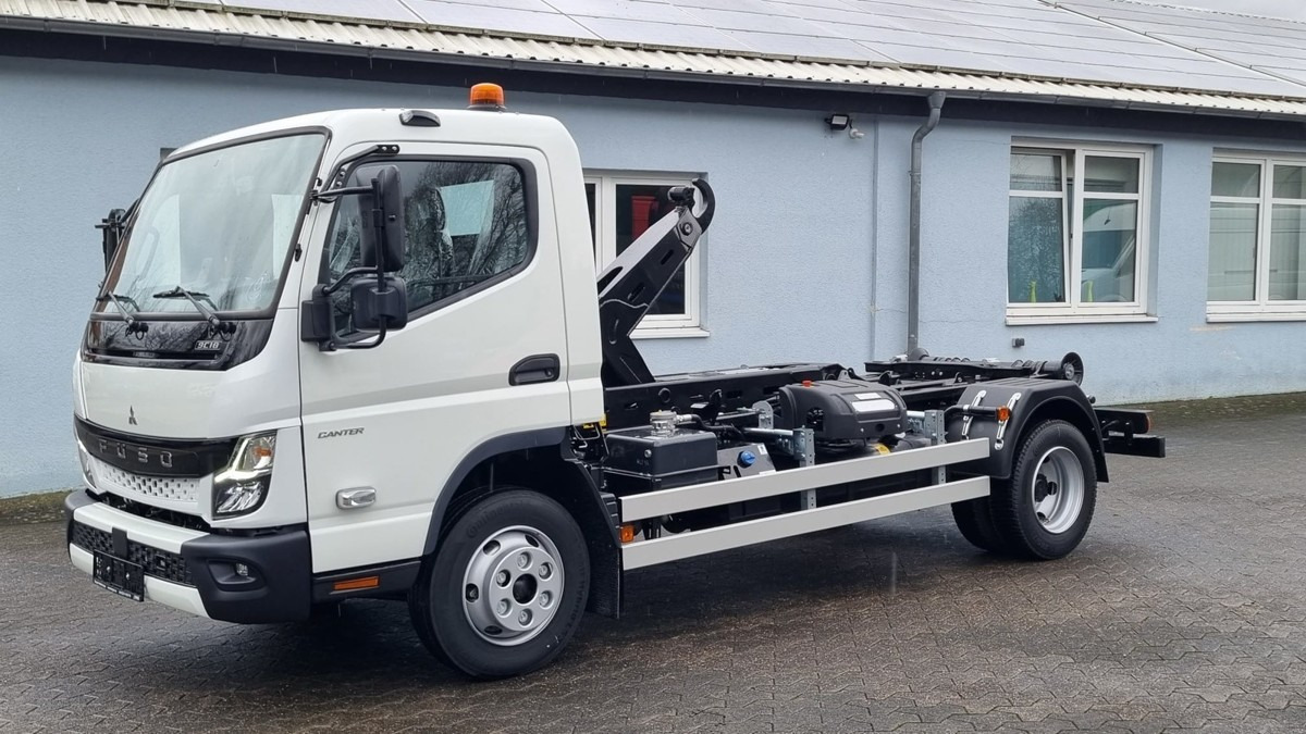 FUSO Canter FUSO 9C18 Duonic City Abrollkipper - Autocarro scarrabile: foto 3 FUSO Canter FUSO 9C18 Duonic City Abrollkipper - Autocarro scarrabile: foto 3