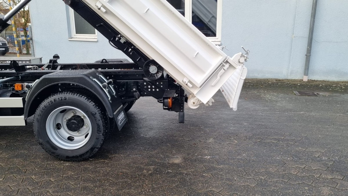 FUSO FUSO 9C18 40km/h City Abrollkipper WLF Swiss CH - Autocarro scarrabile: foto 4 FUSO FUSO 9C18 40km/h City Abrollkipper WLF Swiss CH - Autocarro scarrabile: foto 4