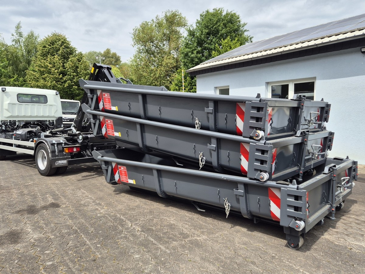 FUSO FUSO 9C18 40km/h City Abrollkipper WLF Swiss CH - Autocarro scarrabile: foto 2 FUSO FUSO 9C18 40km/h City Abrollkipper WLF Swiss CH - Autocarro scarrabile: foto 2