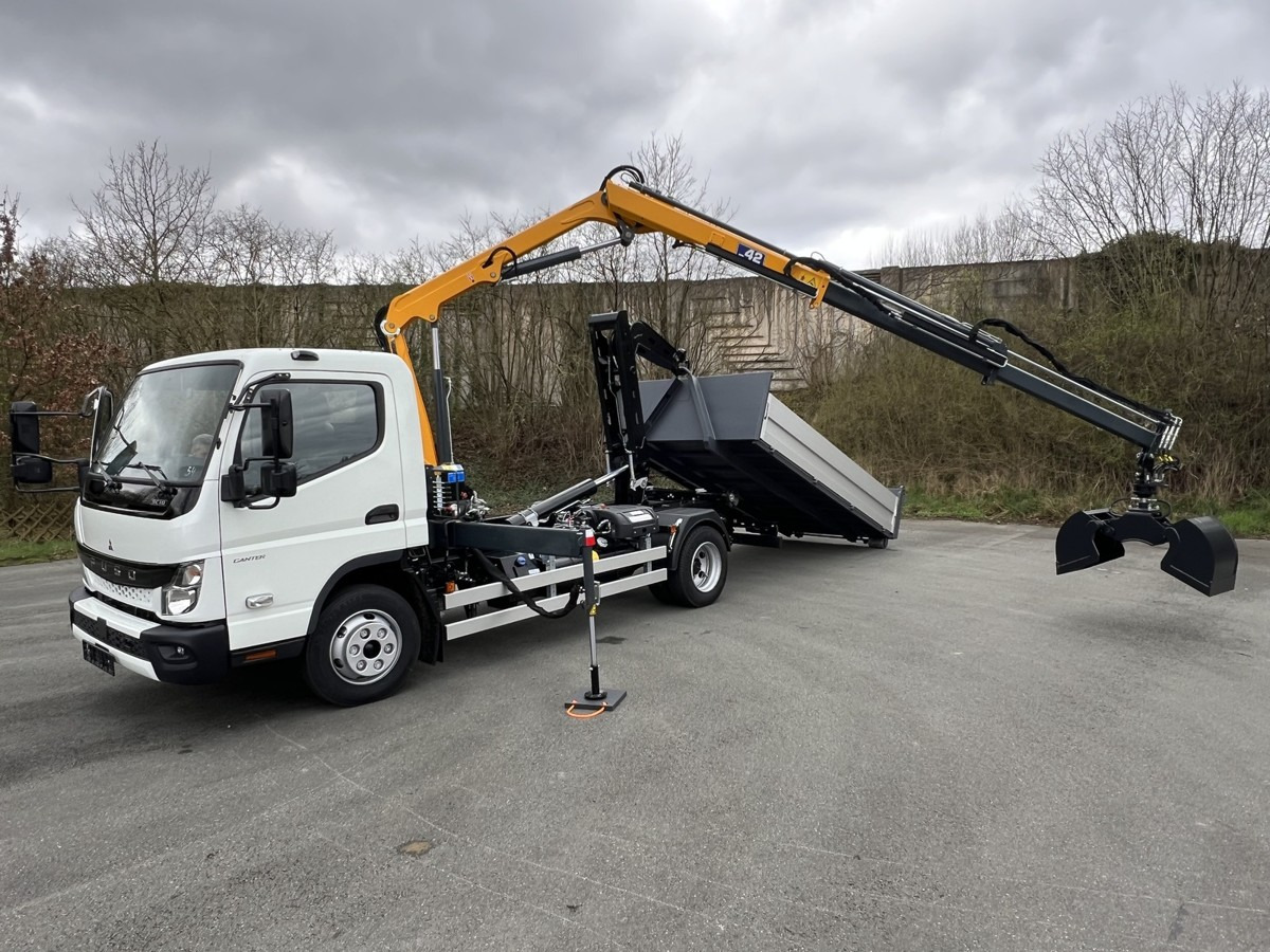 FUSO FUSO 9C18 City Abrollkipper + Ladekran m.Greifer - Furgone ribaltabile: foto 3 FUSO FUSO 9C18 City Abrollkipper + Ladekran m.Greifer - Furgone ribaltabile: foto 3