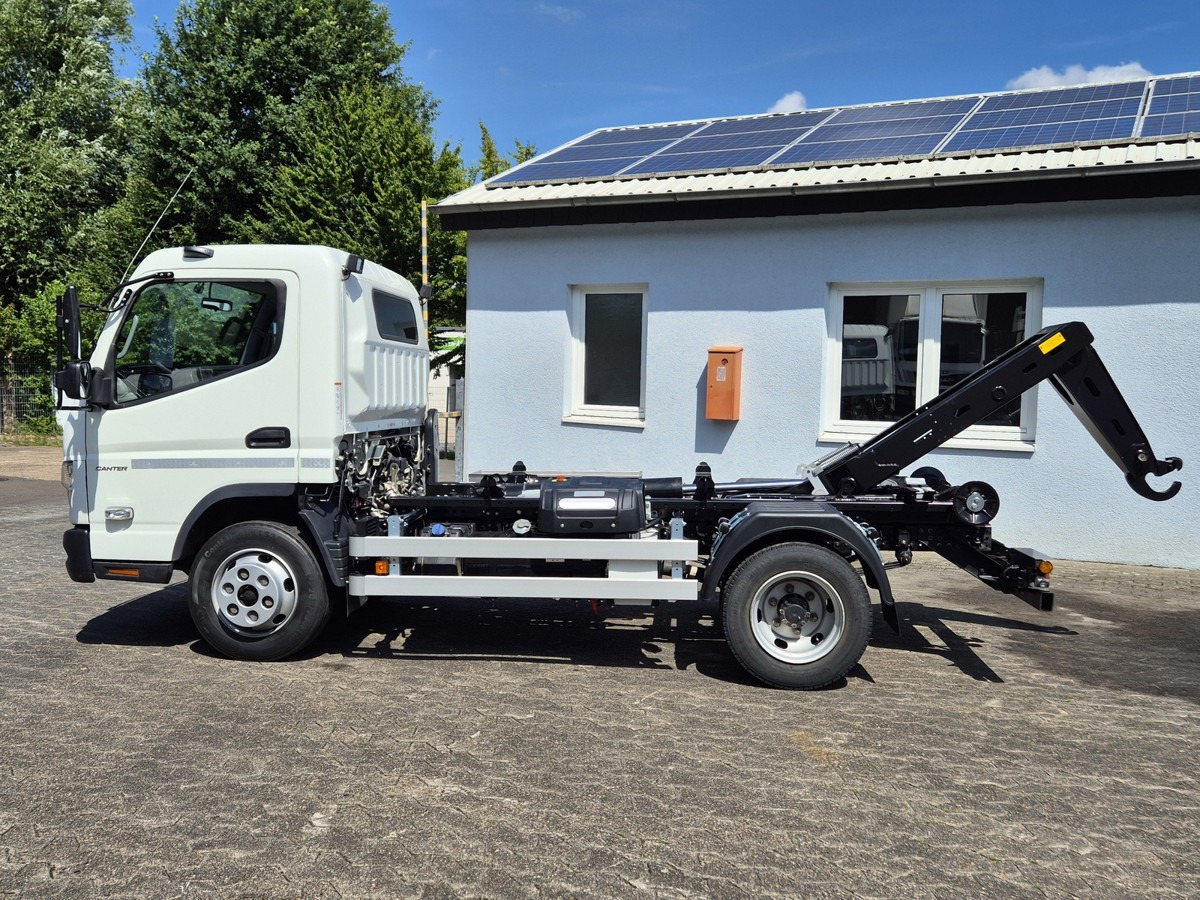 FUSO Fuso Canter 7C18 City Abrollkipper AHK Hooklift - Autocarro scarrabile: foto 2 FUSO Fuso Canter 7C18 City Abrollkipper AHK Hooklift - Autocarro scarrabile: foto 2