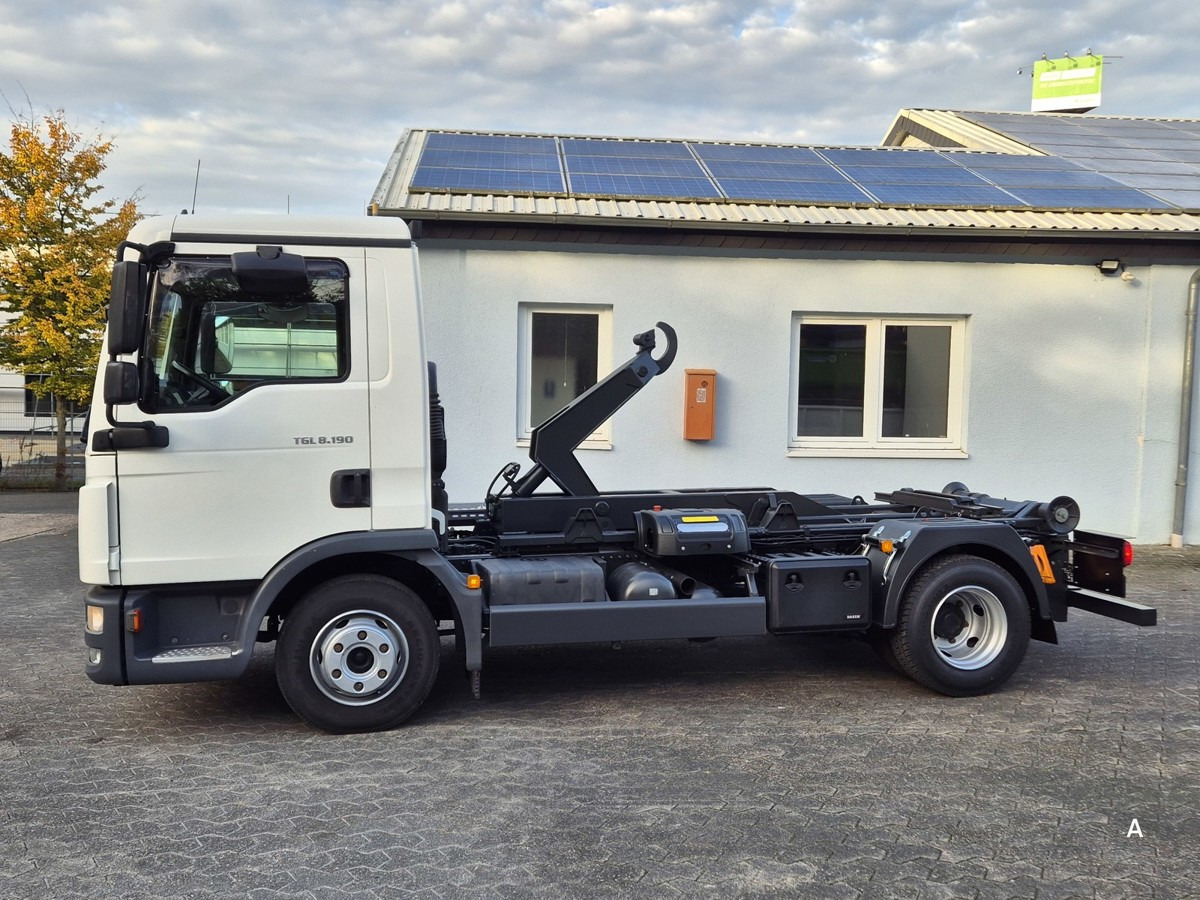 MAN TGL 8.190 BL City Abrollkipper Aut., 2 x AHK sof - Autocarro scarrabile: foto 4 MAN TGL 8.190 BL City Abrollkipper Aut., 2 x AHK sof - Autocarro scarrabile: foto 4