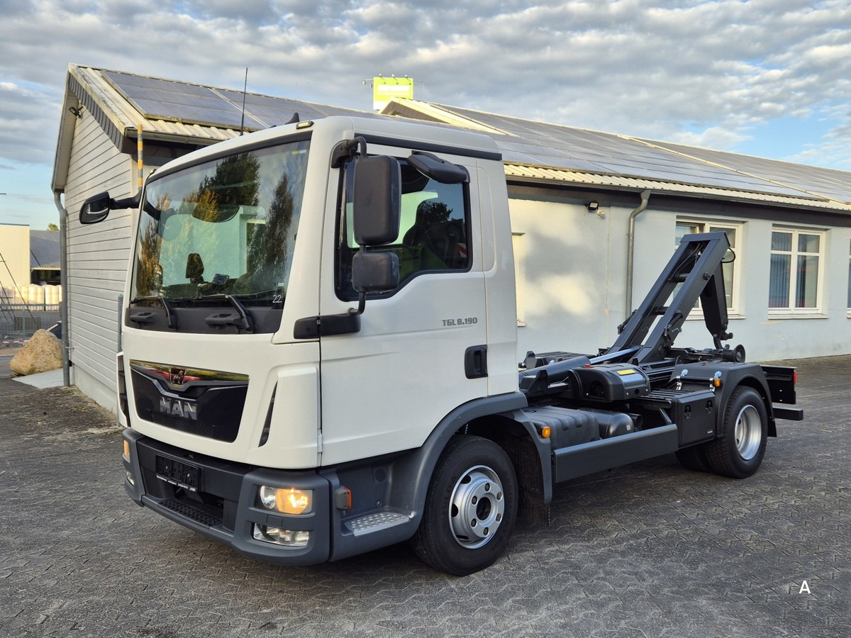 MAN TGL 8.190 BL City Abrollkipper Aut., 2 x AHK sof - Autocarro scarrabile: foto 2 MAN TGL 8.190 BL City Abrollkipper Aut., 2 x AHK sof - Autocarro scarrabile: foto 2