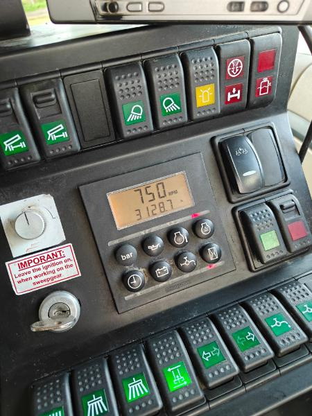 Brock SL280/2 MB Actros 1833 - Spazzatrice stradale: foto 5 Brock SL280/2 MB Actros 1833 - Spazzatrice stradale: foto 5