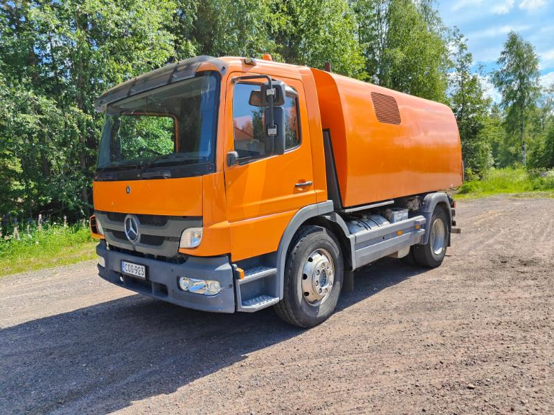 Bucher Cityfant 60 MB Atego - Spazzatrice stradale: foto 2 Bucher Cityfant 60 MB Atego - Spazzatrice stradale: foto 2