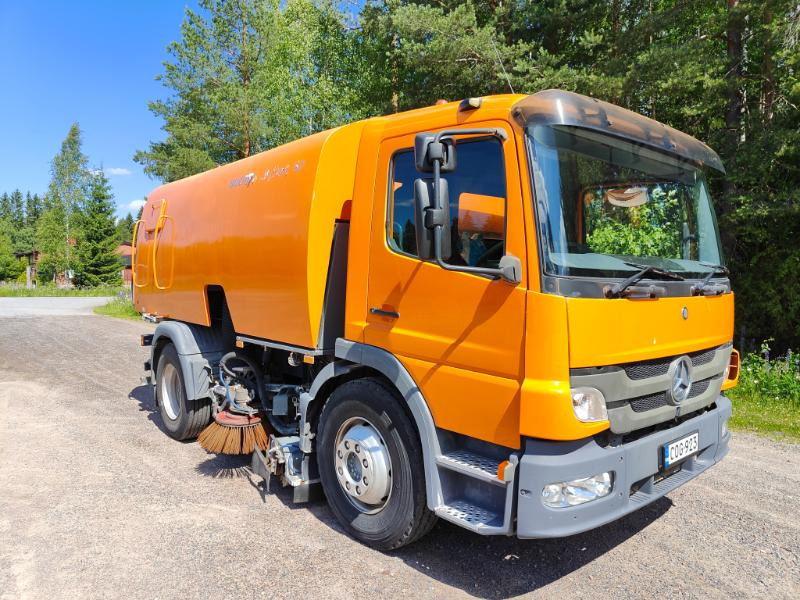 Bucher Cityfant 60 MB Atego - Spazzatrice stradale: foto 1 Bucher Cityfant 60 MB Atego - Spazzatrice stradale: foto 1