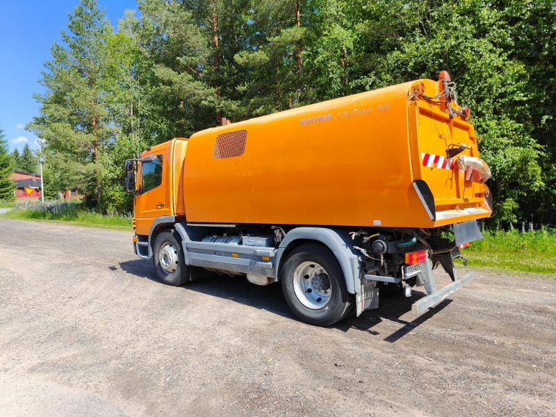 Bucher Cityfant 60 MB Atego - Spazzatrice stradale: foto 3 Bucher Cityfant 60 MB Atego - Spazzatrice stradale: foto 3