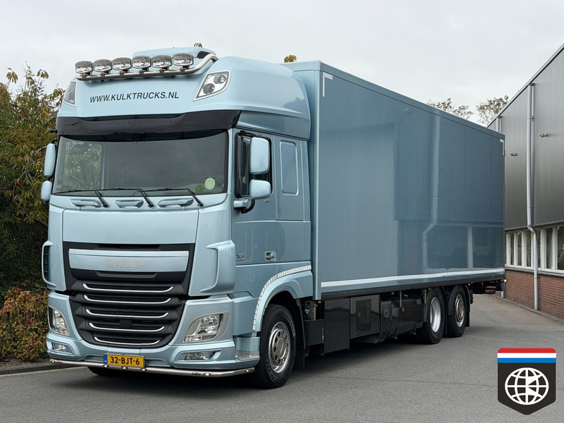 DAF XF 460 FAN TAIL LIFT / TRS / NIGHT A/C / RACING TEAM / CAMPER - Autocarro frigorifero: foto 1 DAF XF 460 FAN TAIL LIFT / TRS / NIGHT A/C / RACING TEAM / CAMPER - Autocarro frigorifero: foto 1