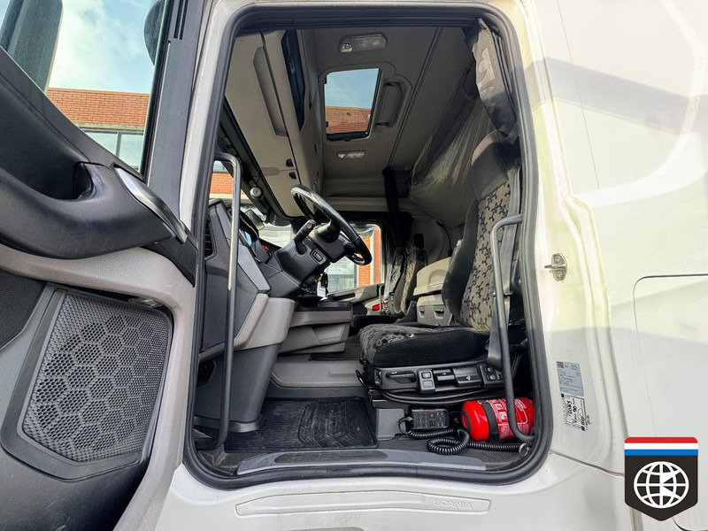 Scania R450 euro 6 D - Retarder - Night A/C - CLEAN TRUCK - full spoiler - Trattore stradale: foto 5 Scania R450 euro 6 D - Retarder - Night A/C - CLEAN TRUCK - full spoiler - Trattore stradale: foto 5
