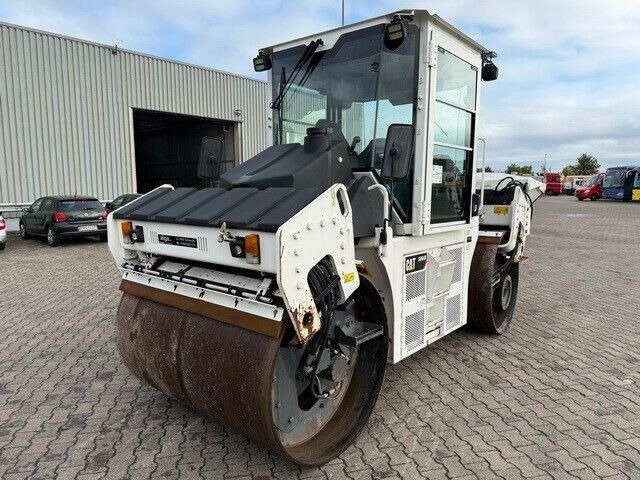 Caterpillar CD54B (CD10),Tandemwalze, Streuer,Kantenscheider - Rullo: foto 5 Caterpillar CD54B (CD10),Tandemwalze, Streuer,Kantenscheider - Rullo: foto 5