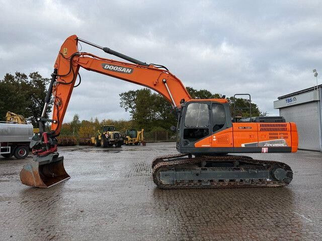 Doosan DX 255 LC-5, Rototilt,Div. Löffel,Greifer+Hammer - Escavatore cingolato: foto 2 Doosan DX 255 LC-5, Rototilt,Div. Löffel,Greifer+Hammer - Escavatore cingolato: foto 2