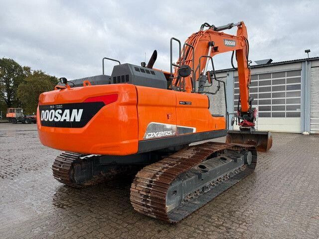 Doosan DX 255 LC-5, Rototilt,Div. Löffel,Greifer+Hammer - Escavatore cingolato: foto 4 Doosan DX 255 LC-5, Rototilt,Div. Löffel,Greifer+Hammer - Escavatore cingolato: foto 4