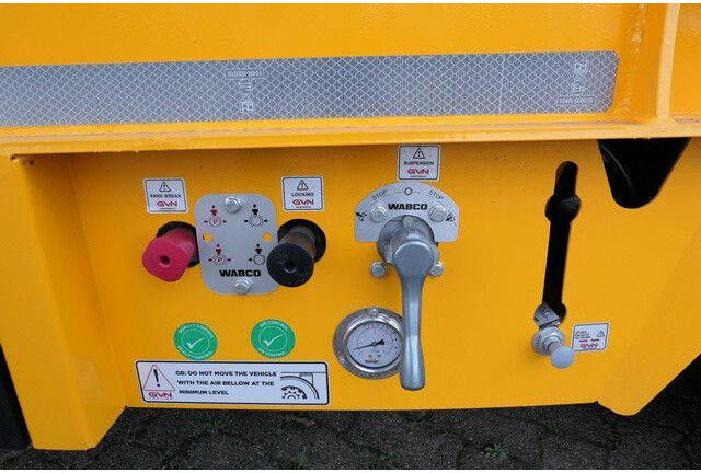 GVN 3GVN, Gelenkt, Hydr. Rampen, Luft-Lift - Semirimorchio pianale ribassato: foto 4 GVN 3GVN, Gelenkt, Hydr. Rampen, Luft-Lift - Semirimorchio pianale ribassato: foto 4