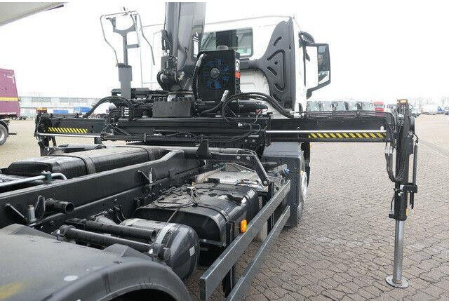 MAN 18.320 TGM BB, Kran Hiab X-Hiduo 138, Funk, AHK - Autocarro ribaltabile: foto 3 MAN 18.320 TGM BB, Kran Hiab X-Hiduo 138, Funk, AHK - Autocarro ribaltabile: foto 3