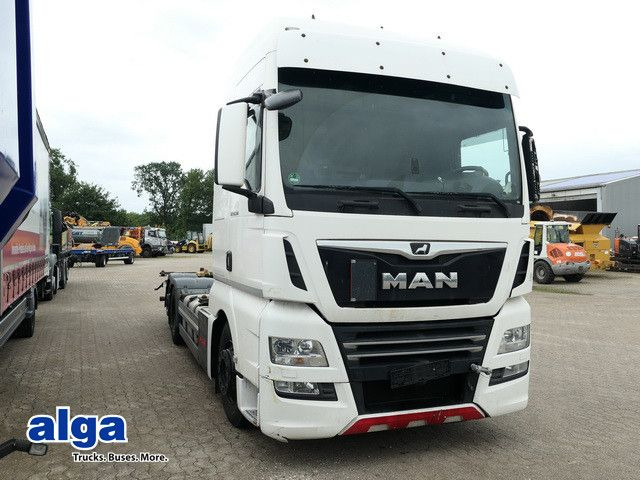 MAN 26.500 TGX LL 6x2, Motorschaden, Intarder - Autocarro portacontainer/ Caisse interchangeable: foto 2 MAN 26.500 TGX LL 6x2, Motorschaden, Intarder - Autocarro portacontainer/ Caisse interchangeable: foto 2