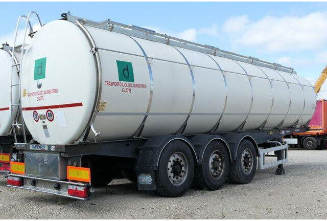 Menci SA 105, isoliert, 32m³, 4 Kammern, Alu-Felgen - Semirimorchio cisterna: foto 3 Menci SA 105, isoliert, 32m³, 4 Kammern, Alu-Felgen - Semirimorchio cisterna: foto 3