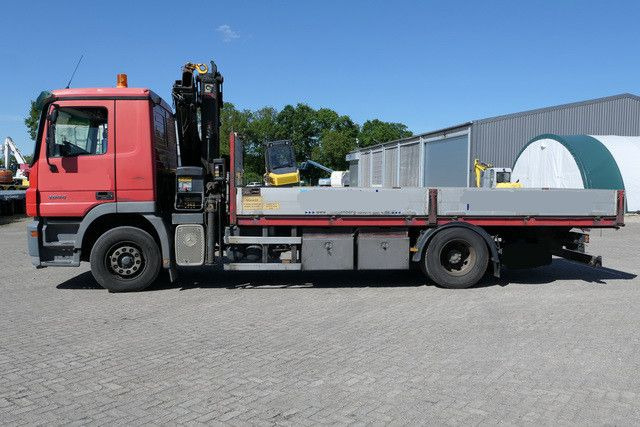 Mercedes-Benz 1844 L Actros 4x2, Hiab 144E-3, Funk, Voll-Luft - Autocarro con pianale/ Cassone fisso, Camion con gru: foto 2 Mercedes-Benz 1844 L Actros 4x2, Hiab 144E-3, Funk, Voll-Luft - Autocarro con pianale/ Cassone fisso, Camion con gru: foto 2