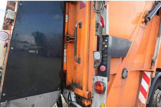 Mercedes-Benz 2532 L Actros 6x2, Faun, Zöller, 24m³, MP3, AC - Camion immondizia: foto 5 Mercedes-Benz 2532 L Actros 6x2, Faun, Zöller, 24m³, MP3, AC - Camion immondizia: foto 5