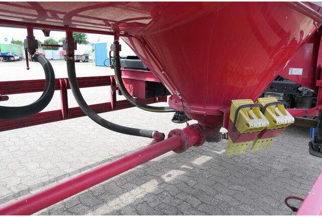 Leasing di SPITZER SF 2739 / 2P, 39m³, Gelenkt, 2 Kammern, BPW, ZSA SPITZER SF 2739 / 2P, 39m³, Gelenkt, 2 Kammern, BPW, ZSA: foto 13 Leasing di SPITZER SF 2739 / 2P, 39m³, Gelenkt, 2 Kammern, BPW, ZSA SPITZER SF 2739 / 2P, 39m³, Gelenkt, 2 Kammern, BPW, ZSA: foto 13