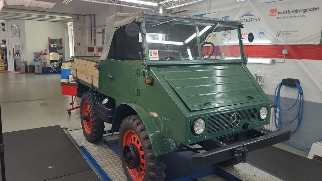 Unimog 401/Restauriert - Furgone con cassone fisso: foto 3 Unimog 401/Restauriert - Furgone con cassone fisso: foto 3