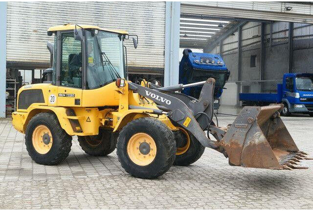 Volvo L30G, 4+1 Schaufel, Palettengabel, Hydr. S.W.S. - Pala gommata: foto 2 Volvo L30G, 4+1 Schaufel, Palettengabel, Hydr. S.W.S. - Pala gommata: foto 2