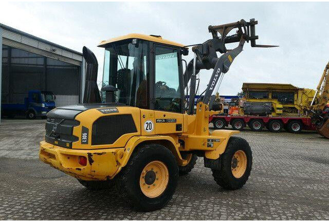 Volvo L30G, 4+1 Schaufel, Palettengabel, Hydr. S.W.S. - Pala gommata: foto 3 Volvo L30G, 4+1 Schaufel, Palettengabel, Hydr. S.W.S. - Pala gommata: foto 3