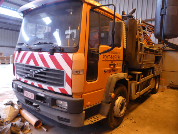 Camion hydrocureur Volvo - Altra macchina: foto 1 Camion hydrocureur Volvo - Altra macchina: foto 1