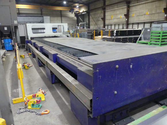 Machine de découpe 8m laser CO² avec refroidisseur et aspiration de fumée Bystronic Bylaser 6000 - Altra macchina: foto 5 Machine de découpe 8m laser CO² avec refroidisseur et aspiration de fumée Bystronic Bylaser 6000 - Altra macchina: foto 5