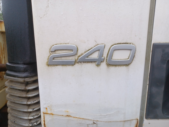 Camion tri benne Volvo FLL 42 12N2 5.0 (2009-88.795 km) - Autocarro con pianale/ Cassone fisso: foto 3 Camion tri benne Volvo FLL 42 12N2 5.0 (2009-88.795 km) - Autocarro con pianale/ Cassone fisso: foto 3