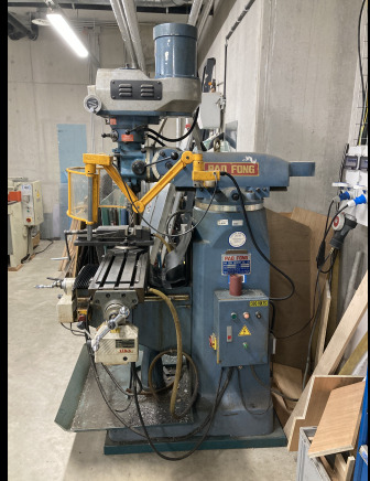 Fraiseuse - Trapano a colonna: foto 3 Fraiseuse - Trapano a colonna: foto 3