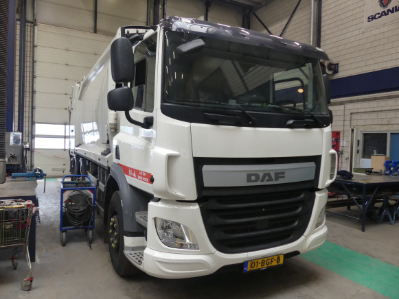 REF:01-BGF-8 - Camion poubelle DAF CF290FAG (2015-268.697 km) - Camion immondizia: foto 2 REF:01-BGF-8 - Camion poubelle DAF CF290FAG (2015-268.697 km) - Camion immondizia: foto 2