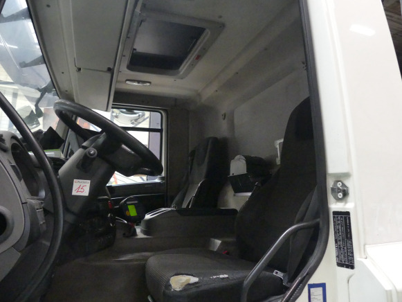 REF:01-BGF-8 - Camion poubelle DAF CF290FAG (2015-268.697 km) - Camion immondizia: foto 5 REF:01-BGF-8 - Camion poubelle DAF CF290FAG (2015-268.697 km) - Camion immondizia: foto 5