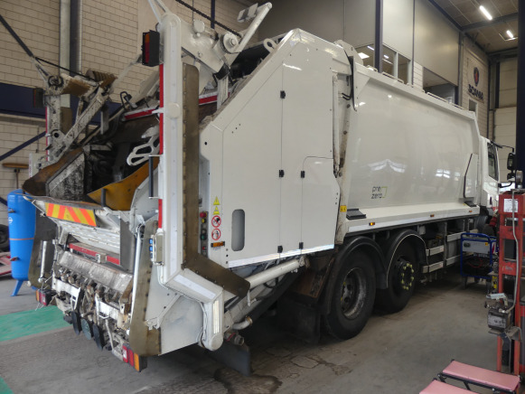 REF:01-BGF-8 - Camion poubelle DAF CF290FAG (2015-268.697 km) - Camion immondizia: foto 3 REF:01-BGF-8 - Camion poubelle DAF CF290FAG (2015-268.697 km) - Camion immondizia: foto 3