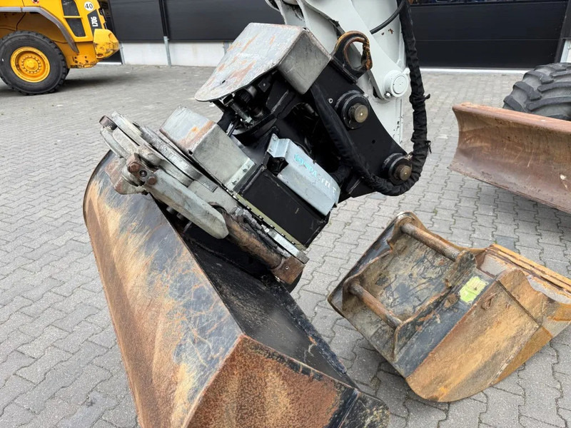 Escavatore gommato Takeuchi TB295W BJ 2021 3500 uur Compacttilt Draaikantelstuk met Gripper !: foto 18