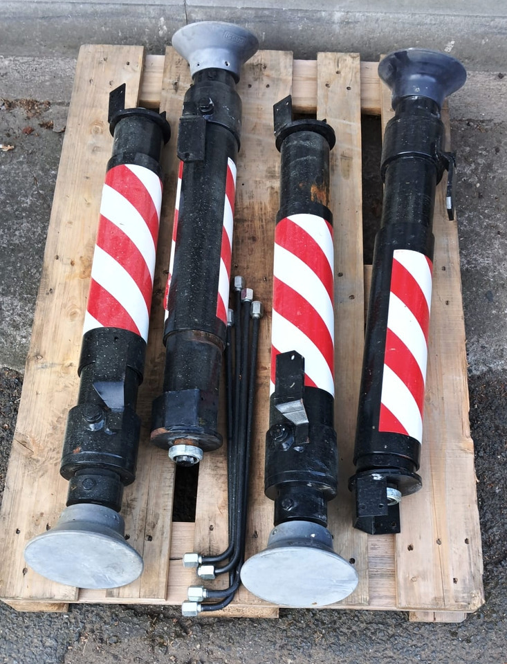 FASSI - PALFINGER - HIAB - HMF - ATLAS additional stabilizers, Zusatzabstützen - Gru per autocarro: foto 4 FASSI - PALFINGER - HIAB - HMF - ATLAS additional stabilizers, Zusatzabstützen - Gru per autocarro: foto 4