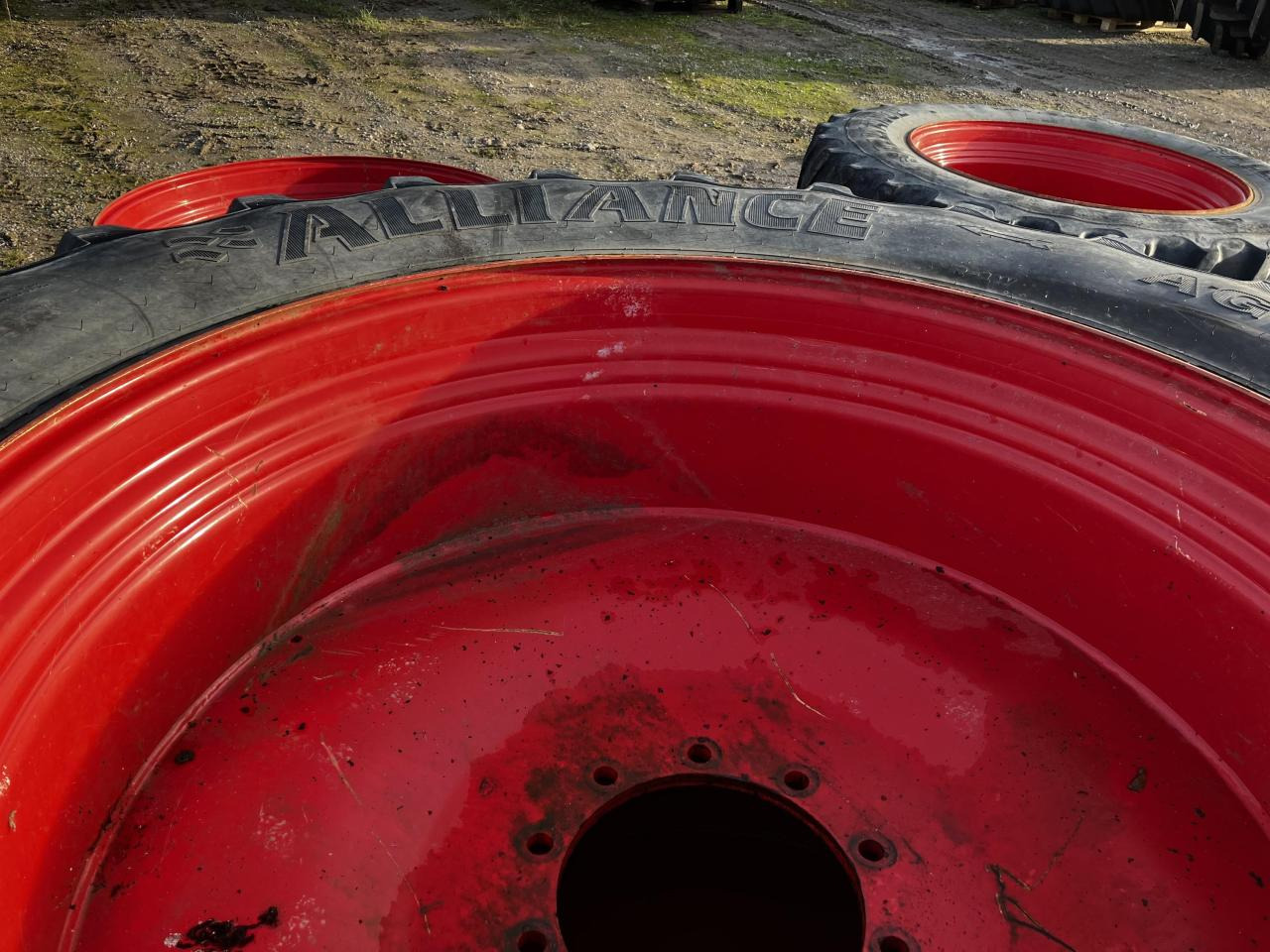 Alliance 520/85R46 VF - Pneumatico per Macchina agricola: foto 3 Alliance 520/85R46 VF - Pneumatico per Macchina agricola: foto 3