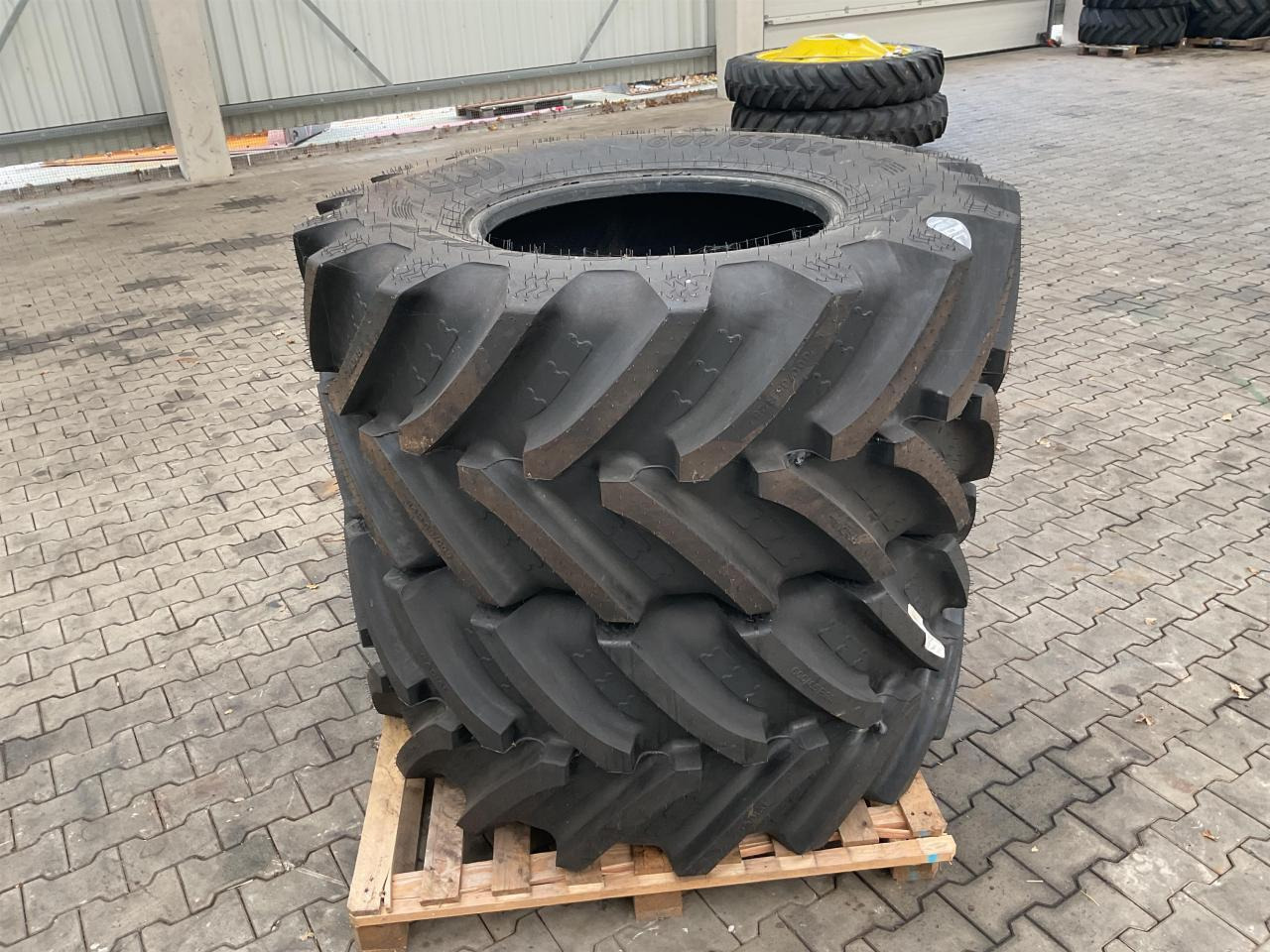 BKT 600/65R28 - Pneumatico per Macchina agricola: foto 1 BKT 600/65R28 - Pneumatico per Macchina agricola: foto 1