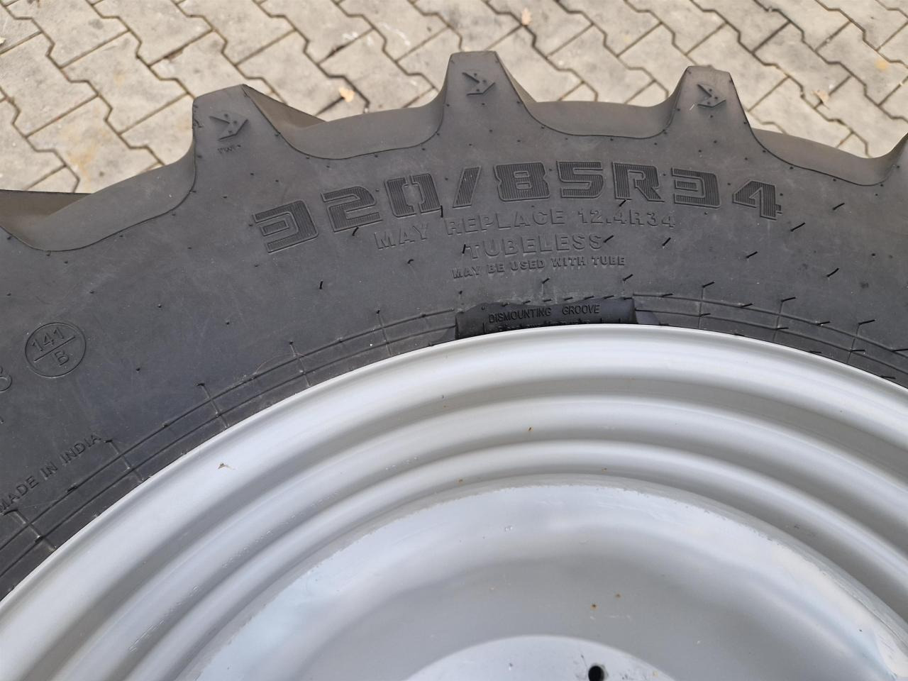 CEAT 340/85R48 - Pneumatico per Macchina agricola: foto 2 CEAT 340/85R48 - Pneumatico per Macchina agricola: foto 2