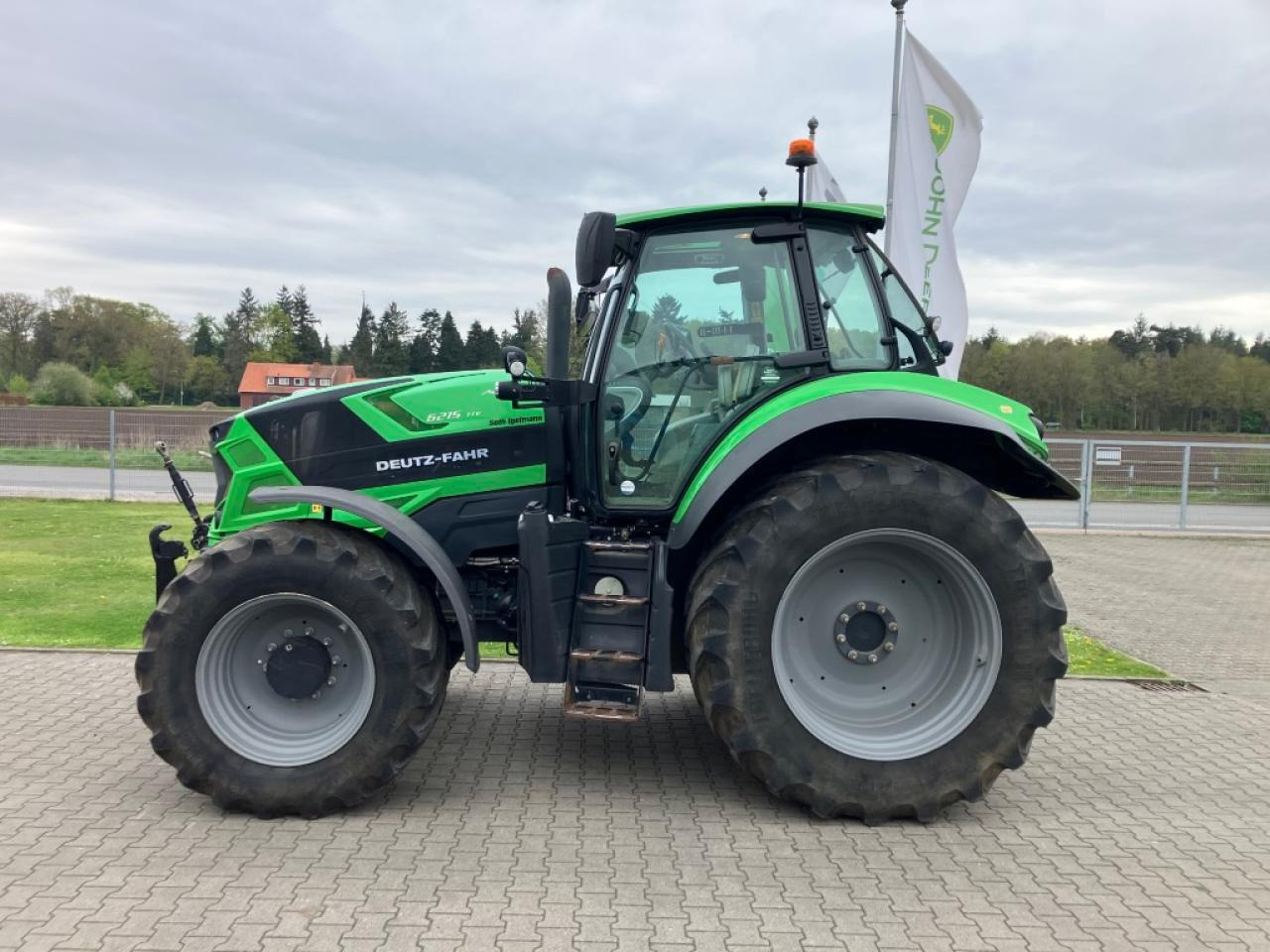 Deutz-Fahr 6215 TTV - Trattore: foto 2 Deutz-Fahr 6215 TTV - Trattore: foto 2