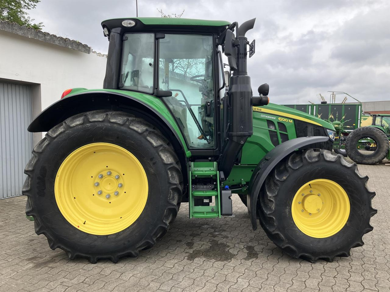 John Deere 6120M - Trattore: foto 4 John Deere 6120M - Trattore: foto 4