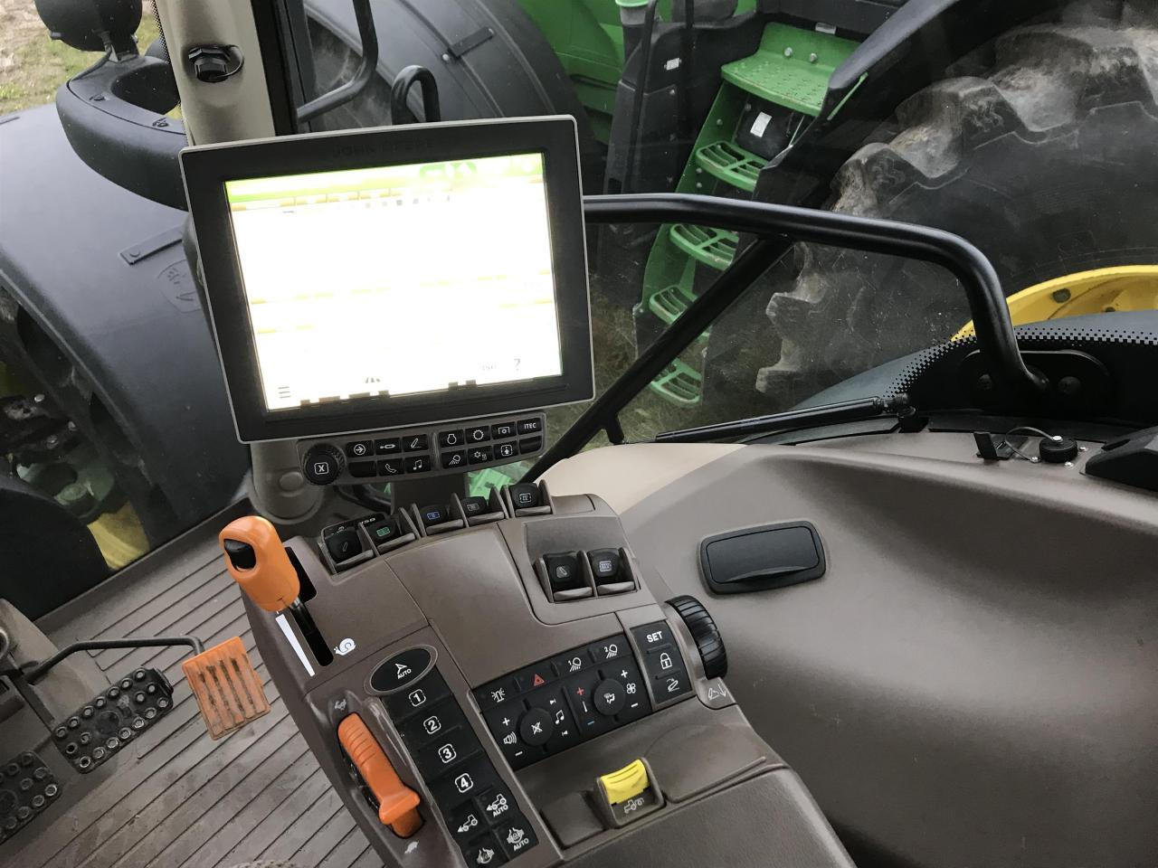 Trattore John Deere 6215R: foto 7