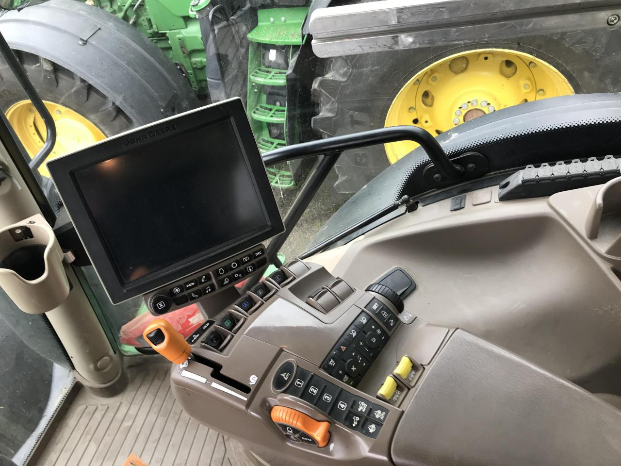 Trattore John Deere 6230R: foto 9 Trattore John Deere 6230R: foto 9