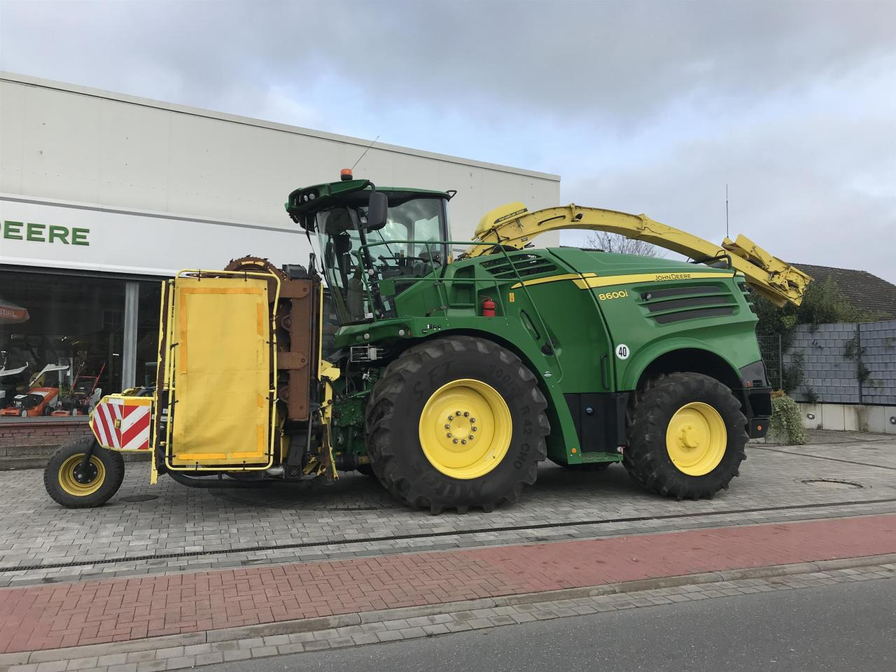 John Deere 8600 - Trincia: foto 1 John Deere 8600 - Trincia: foto 1
