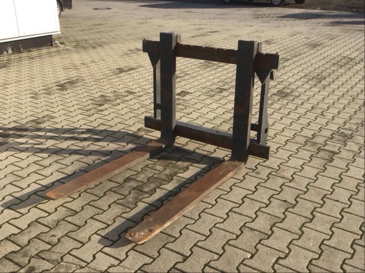 Kramer 1200 mm Palettengabel - Caricatore frontale per trattori: foto 2 Kramer 1200 mm Palettengabel - Caricatore frontale per trattori: foto 2