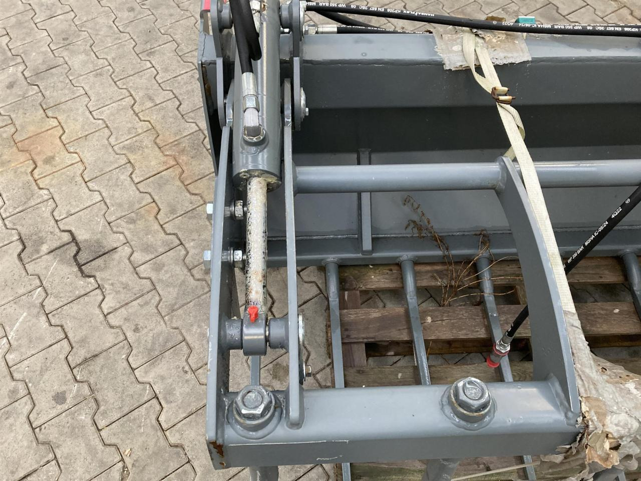 Kramer 1600 mm Vielzweckgabel - Caricatore frontale per trattori: foto 4 Kramer 1600 mm Vielzweckgabel - Caricatore frontale per trattori: foto 4