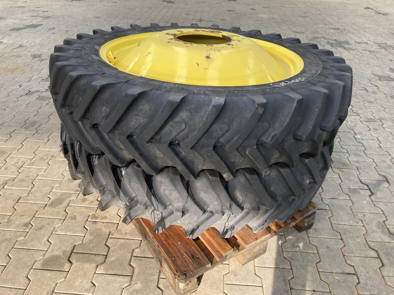 Michelin 320/85R38 - Pneumatico per Macchina agricola: foto 1 Michelin 320/85R38 - Pneumatico per Macchina agricola: foto 1