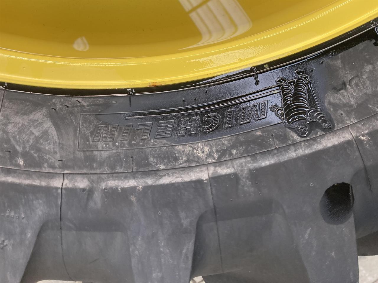 Michelin 320/85R38 - Pneumatico per Macchina agricola: foto 4 Michelin 320/85R38 - Pneumatico per Macchina agricola: foto 4